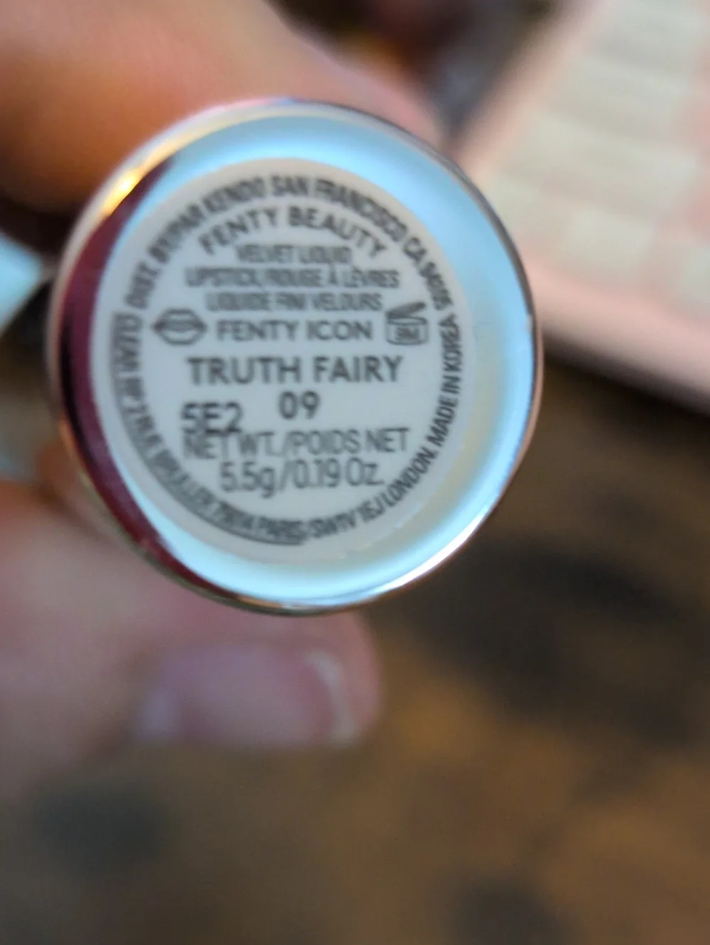 FENTY Beauty Lip/Gloss Tube in Rose-Gold